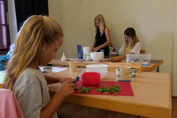 02 kraeuterkueche 9 600x400 - Kreative Workshops 2023