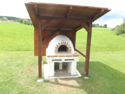 Lehmofen 420x315 - Lehmbackofen bauen &ndash; in zwei Tagen