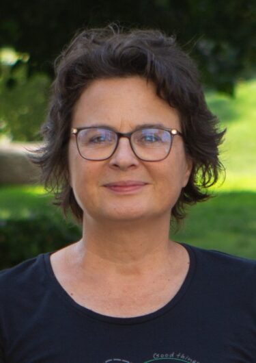 Mitarbeiter:innen Martina 375x530 - Mitarbeiter:innen