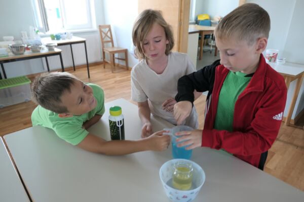 WS25 Experimente1 600x400 - Kreative Workshops 2025