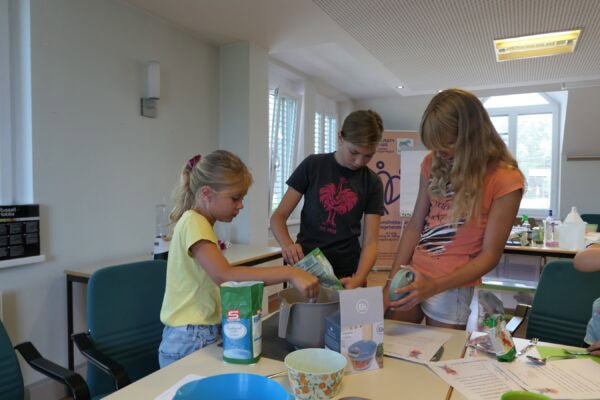 WS25 Kraeuter03 600x400 - Kreative Workshops 2025