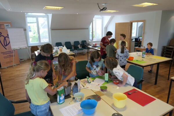 WS25 Kraeuter04 600x400 - Kreative Workshops 2025