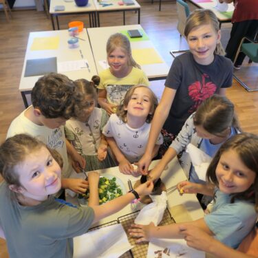 WS25 Kraeuter06 375x375 - Sommerhits für Kids 2025
