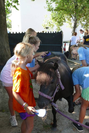 ferien 2018 KKT 02 375x563 - Kinderkreativtage 2018