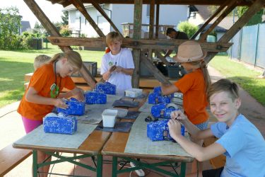 ferien 2018 KKT 05 375x250 - Kinderkreativtage 2018