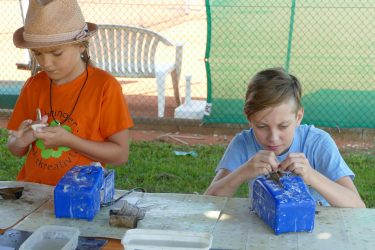ferien 2018 KKT 07 375x250 - Kinderkreativtage 2018