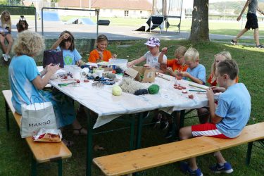 ferien 2018 KKT 20 375x250 - Kinderkreativtage 2018