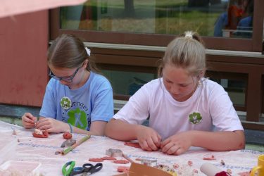 ferien 2018 KKT 24 375x250 - Kinderkreativtage 2018