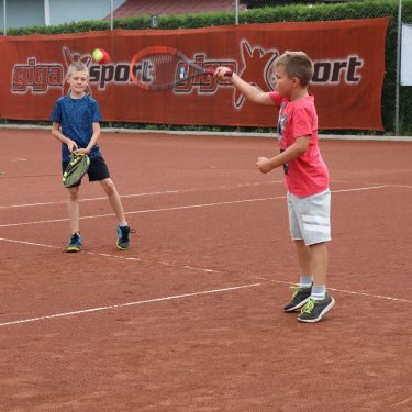 tennis 375x375 - Sommerhits für Kids 2024