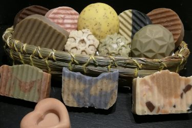 veranstaltungen 2019 seifen 375x250 - Kurs: Naturseifen für Anfänger und Wiedereinsteiger